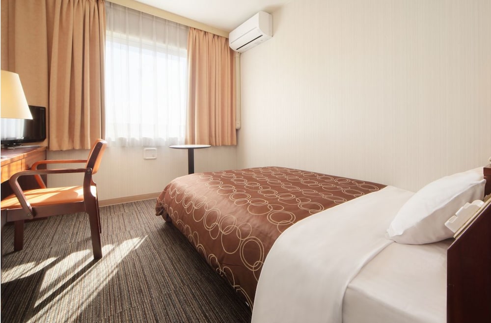 Semi Room, Semi Double Bed