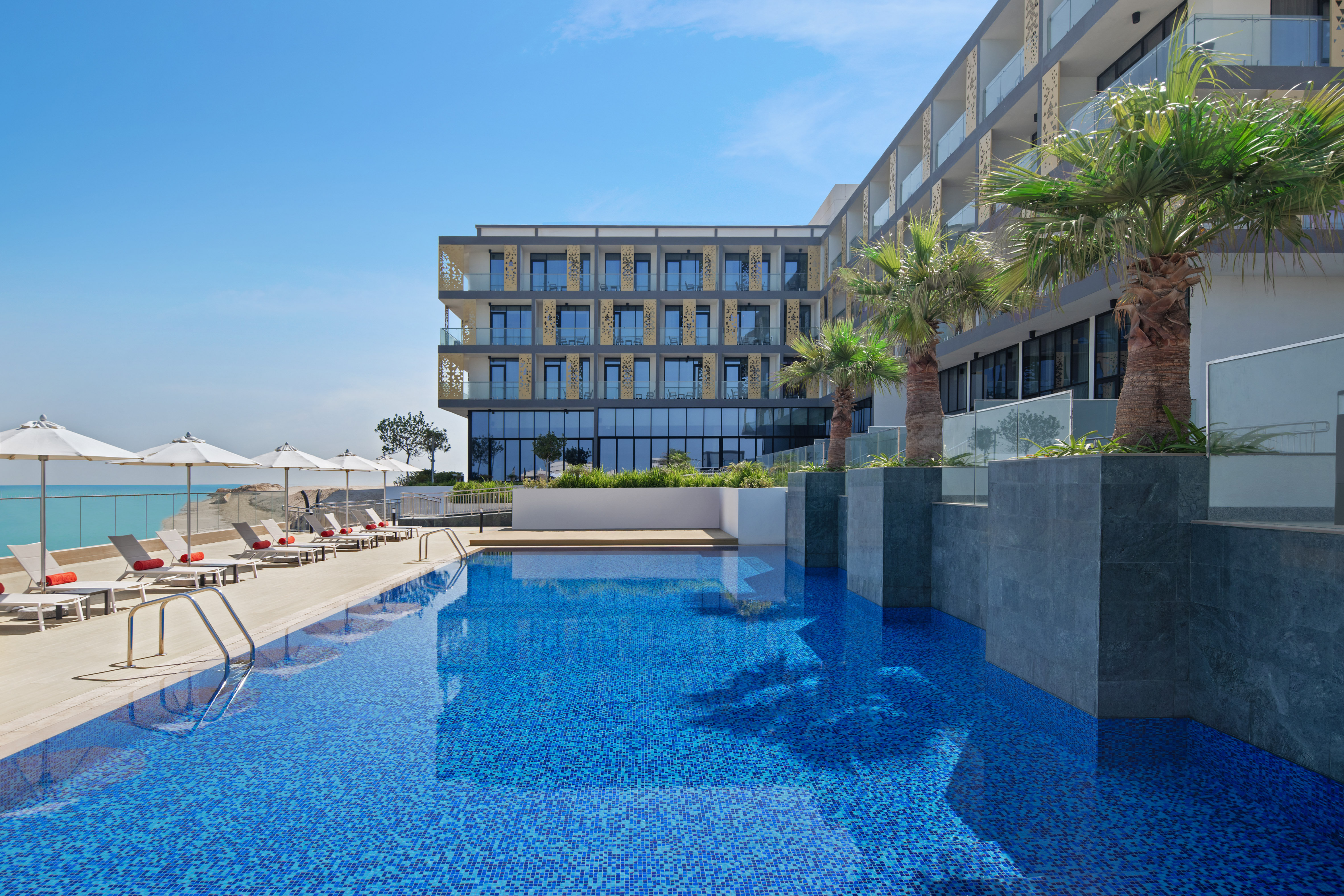 Beach Bay Hotel Mirfa, Edge by Rotana 6/48
