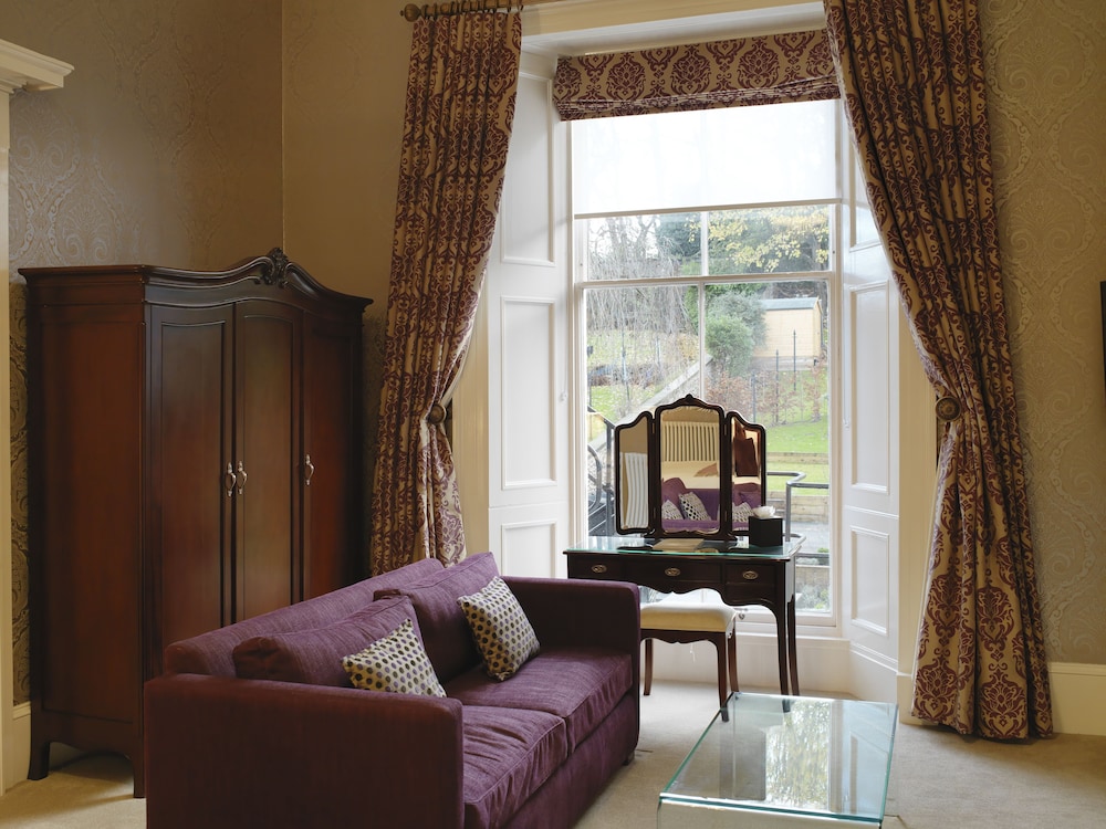 24 Royal Terrace 31/50