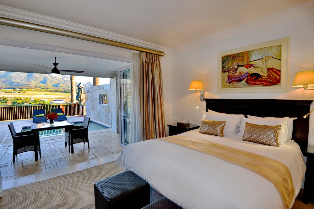 5 Star, Luxury, Suite, Queen Bed