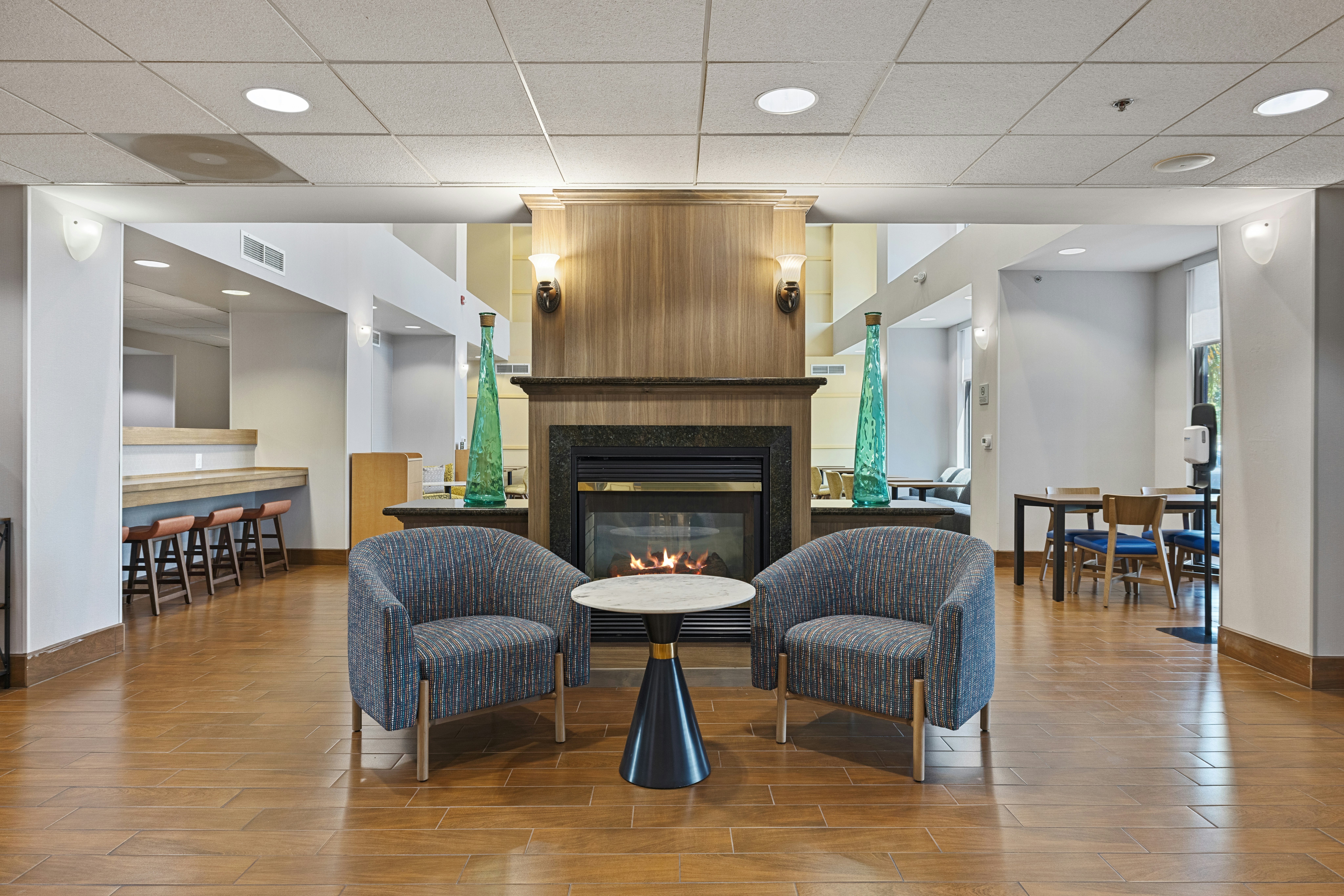 Hampton Inn Suites Madera 37/47