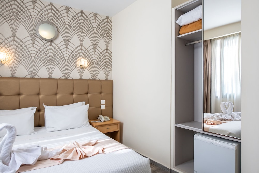 ROOM, SINGLE