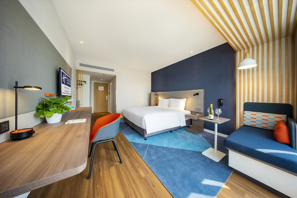 Holiday Inn Express Hangzhou Westlake East 23/60