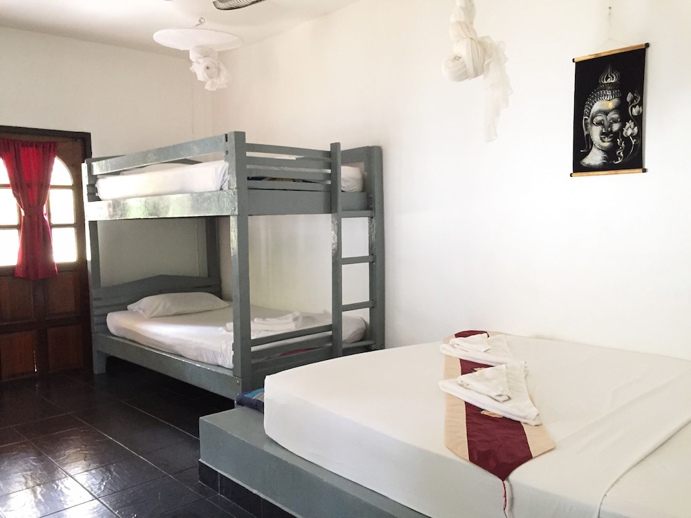 Papillon Bungalows 8/31