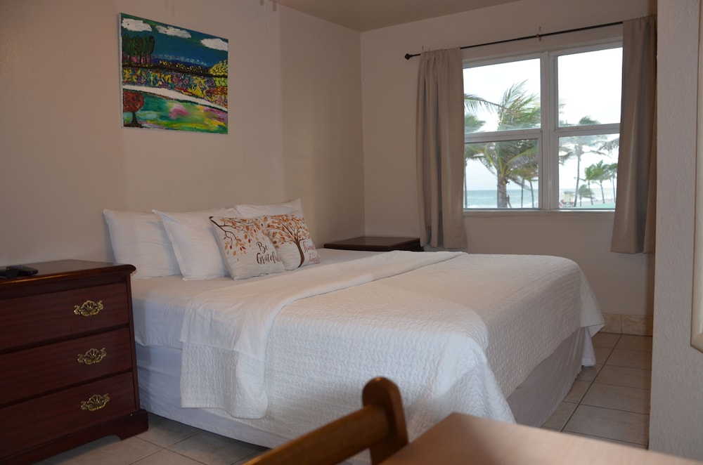 La Terrace Oceanfront 17/50