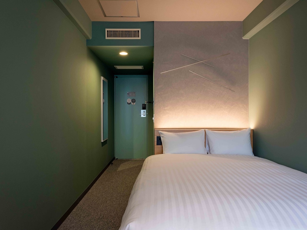 ROOM, DOUBLE BED