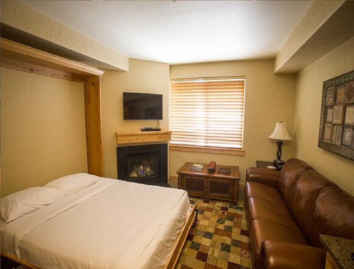 Studio, Murphy Bed