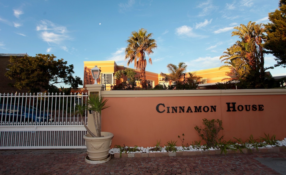 Cinnamon House Bed And Breakfast 3/46