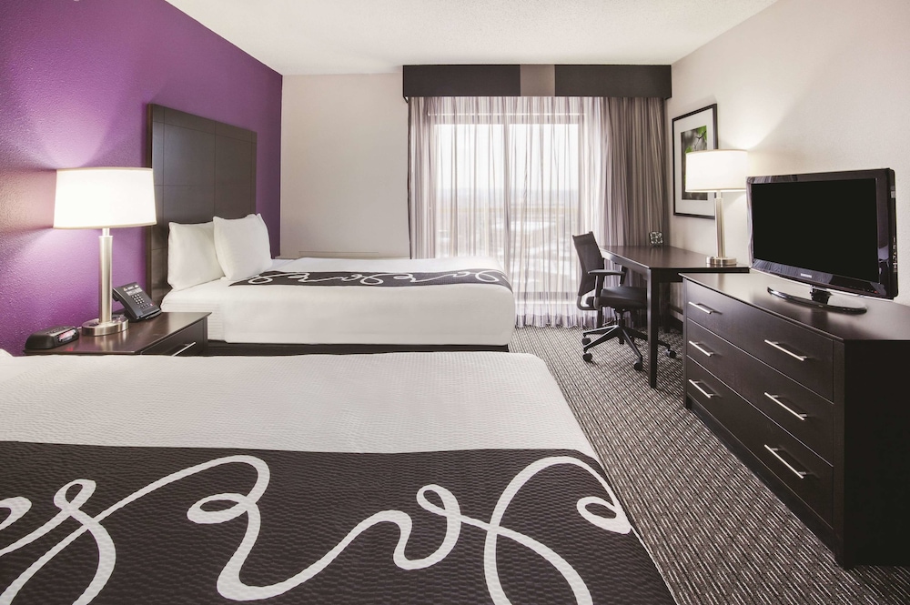 La Quinta Inn & Suites by Wyndham Minneapolis Bloomington W 8/52