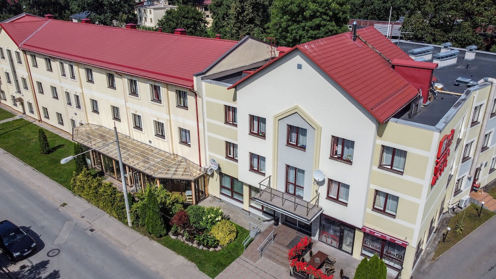 Best Hotel 9/50
