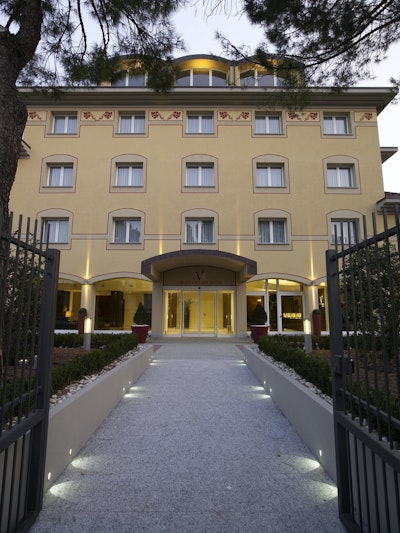 Virginia Palace Hotel 2/61