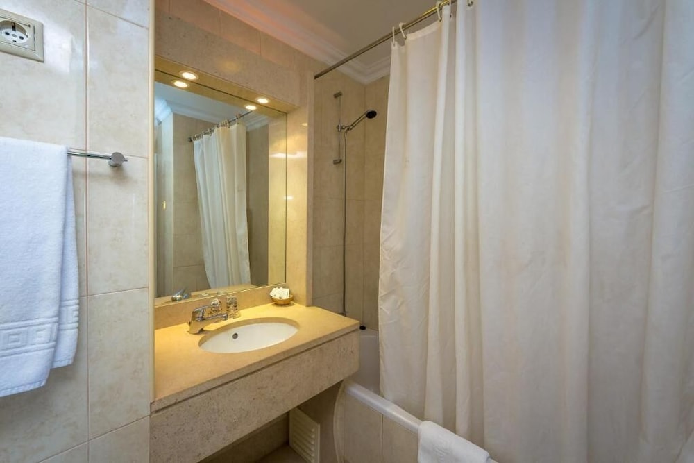 Atismar Hotel 48/50