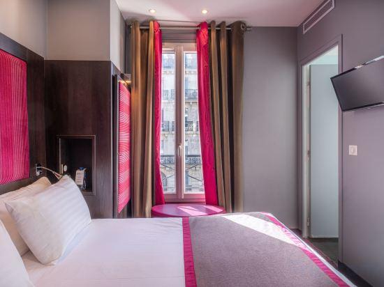 Suite, 1 Queen and 1 Single Bed