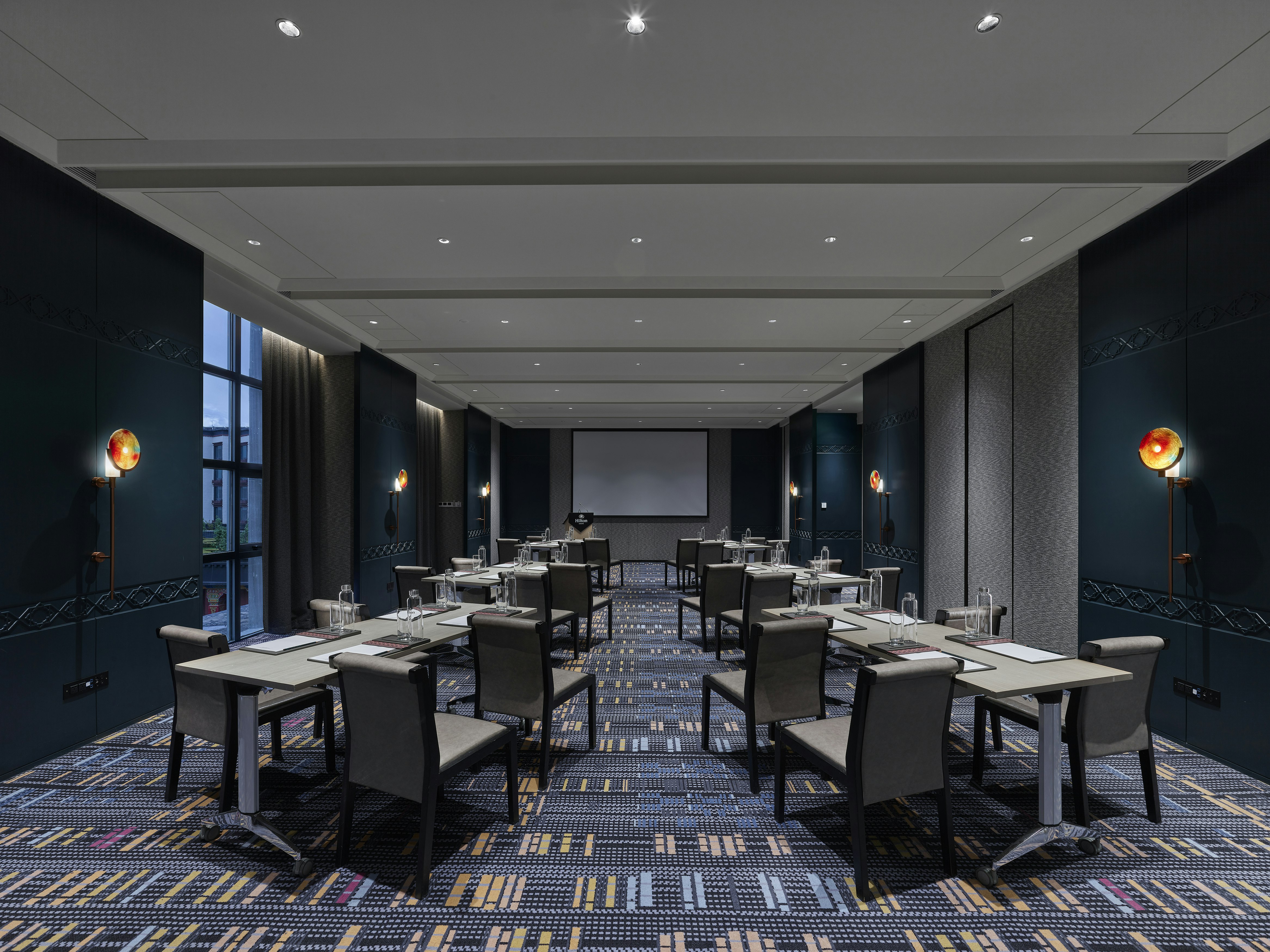 Hilton Shigatse 46/54