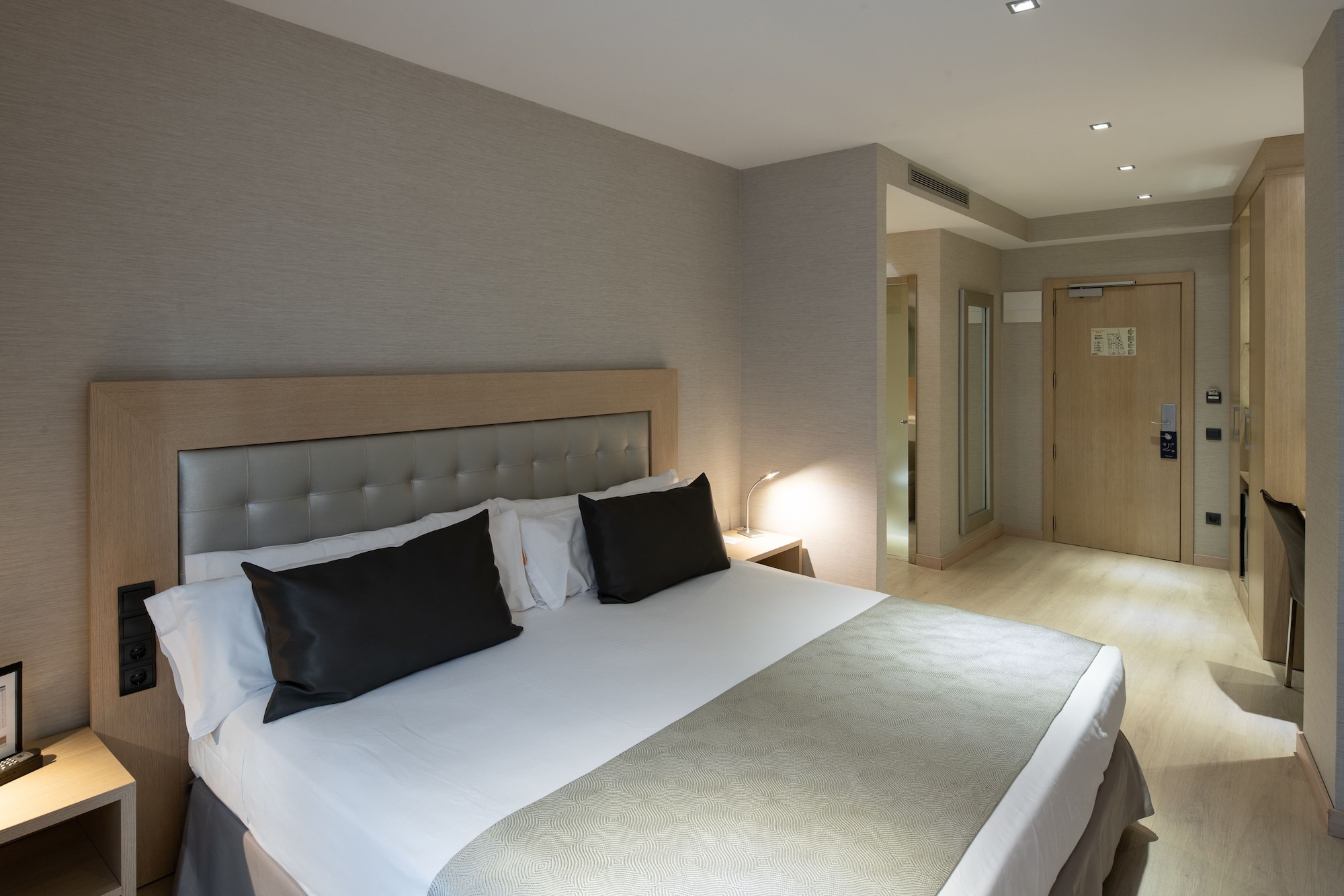 Superior, Single, King Bed
