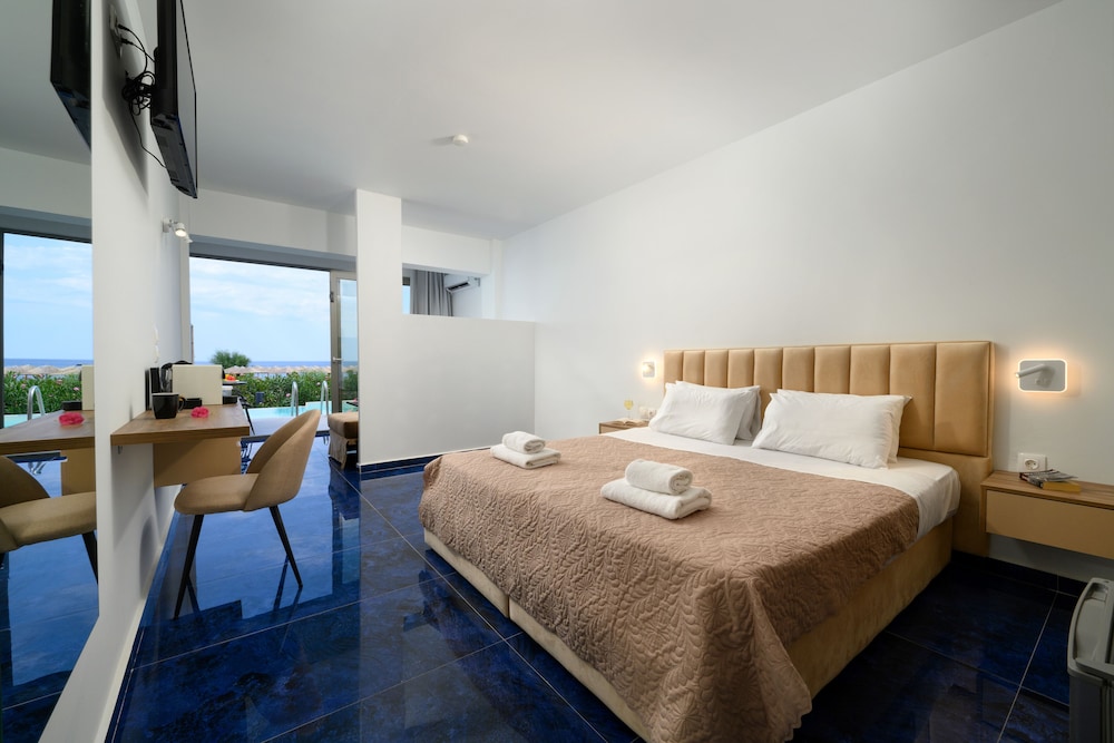 Swim Up, Junior Suite, Queen Bed, Sea View, Sofa