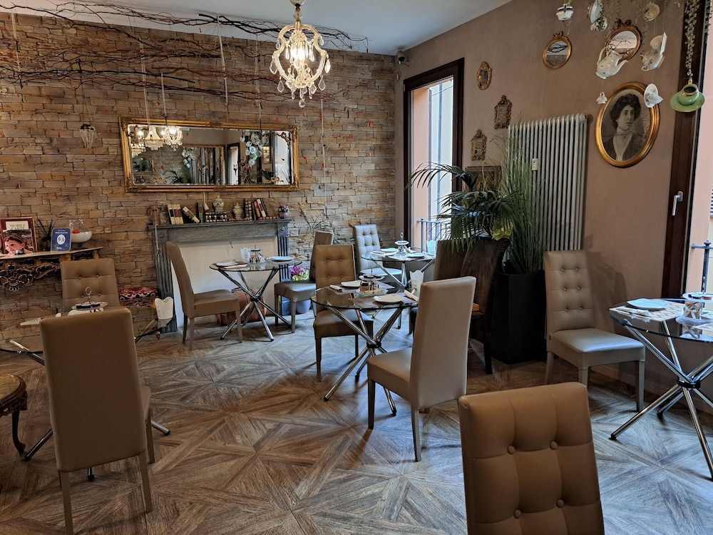 051B&B Room & Breakfast 33/50