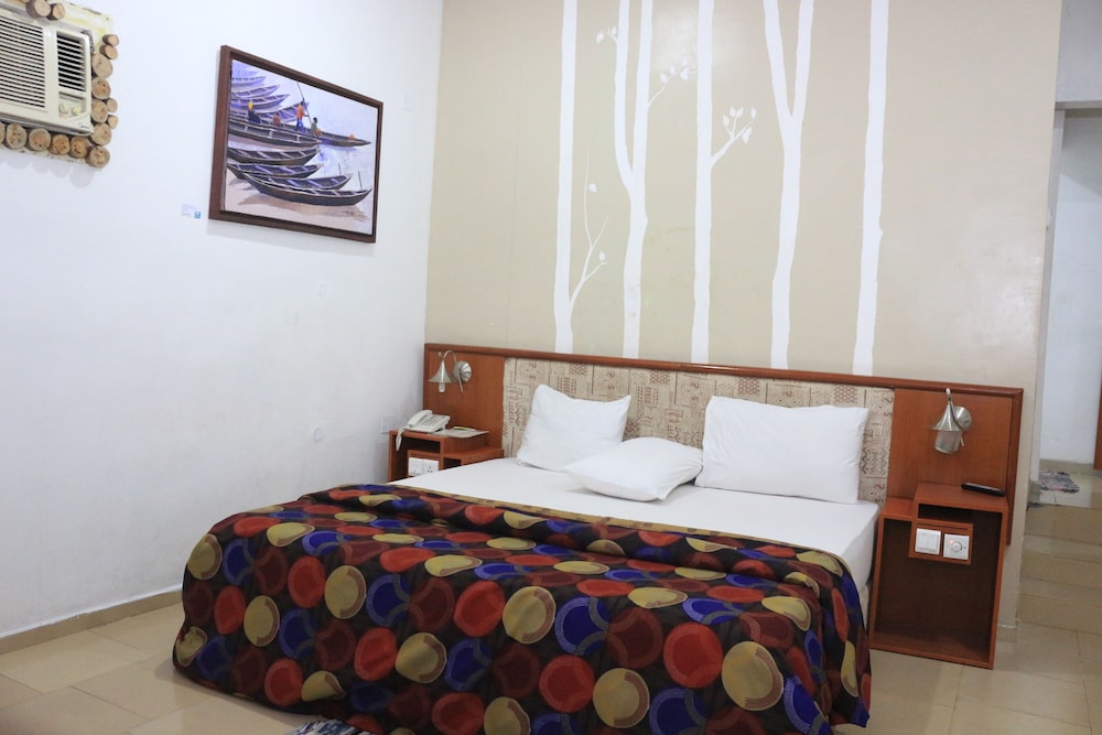 Executive, Queen Bed