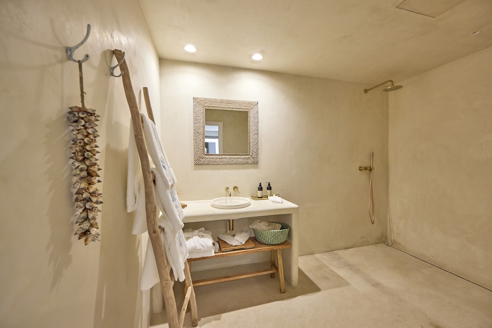 MAR SUITES FORMENTERA BY UNIVERSAL BEACH HOTELS 48/50