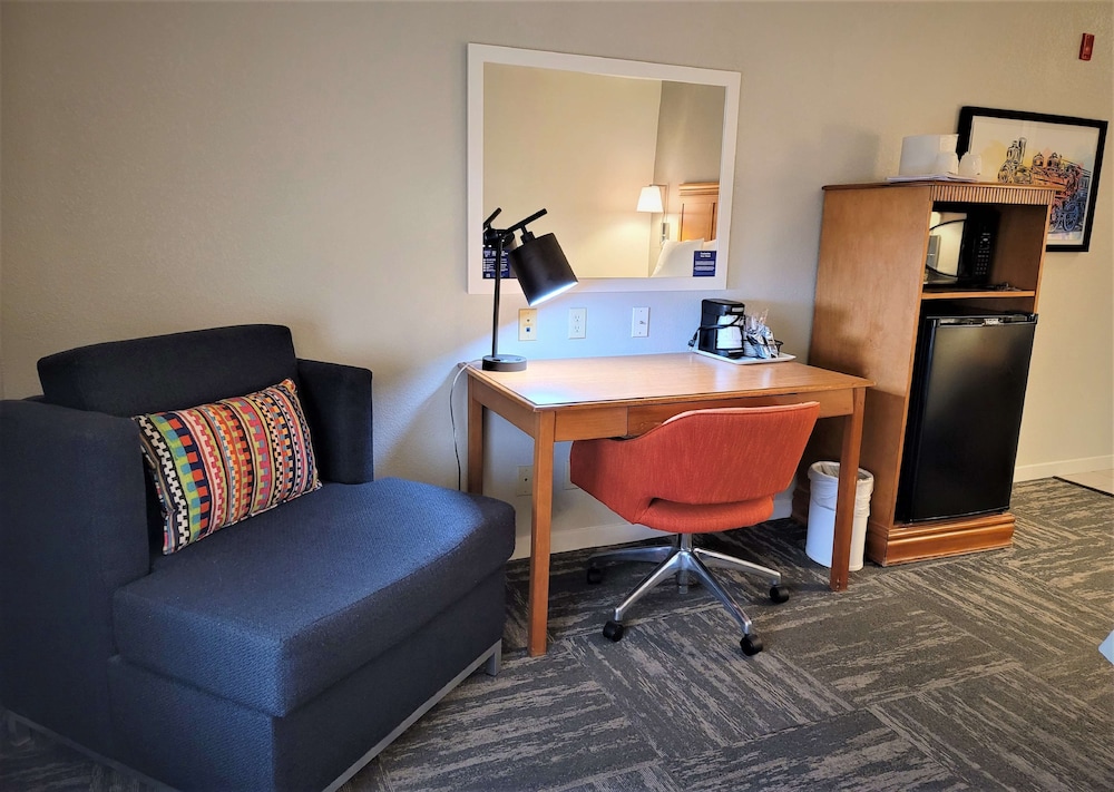 Hampton Inn Hays North of I 70 34/37