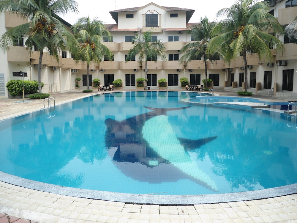 Rompin Beach Resorts 38/39