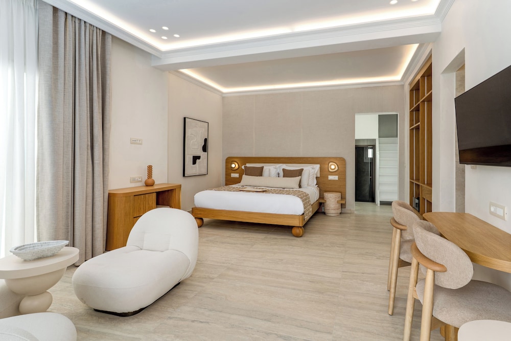 Kallos of Mykonos 17/50