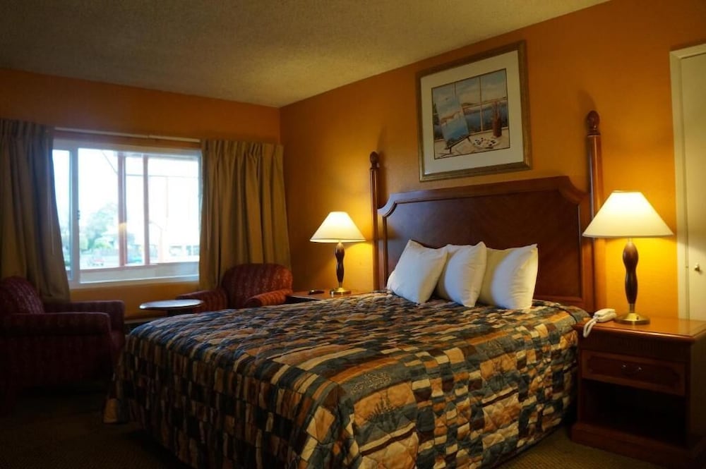 Classic Inn Red Bluff 13/24