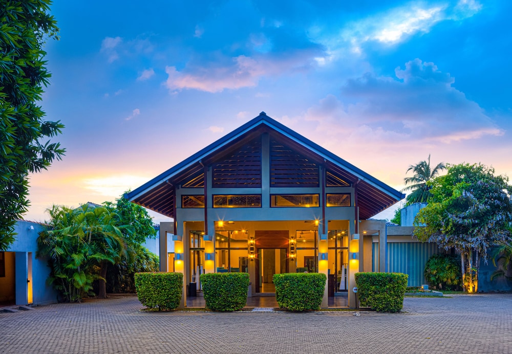 Chaarya Resort Spa By Chandrika in TISSAMAHARAMA