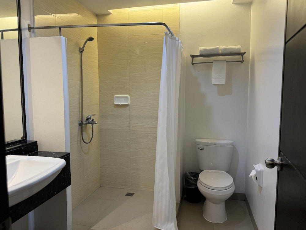 Circle Inn - Iloilo City Center 49/50