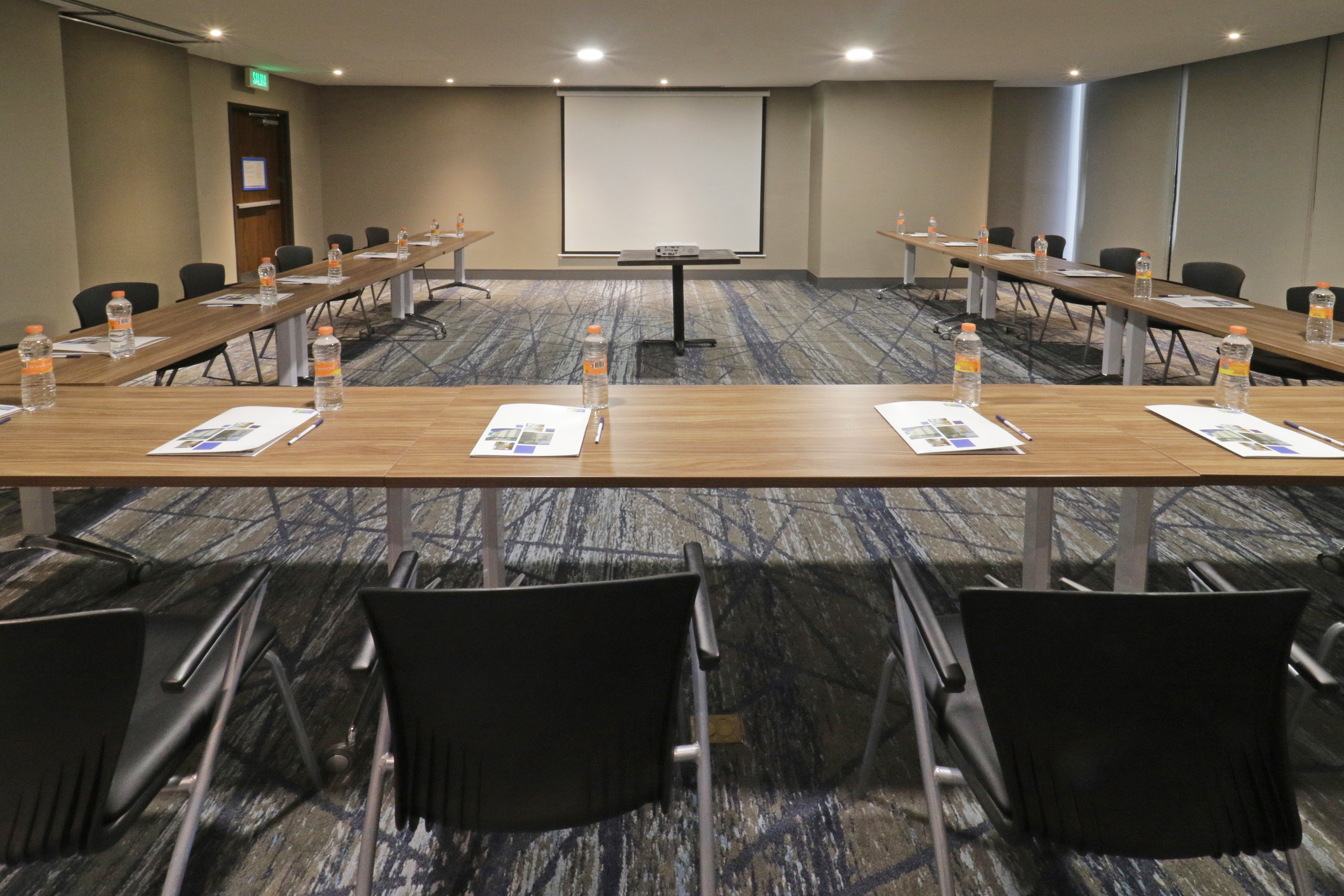 Holiday Inn Express Suites Monterrey Valle 63/74