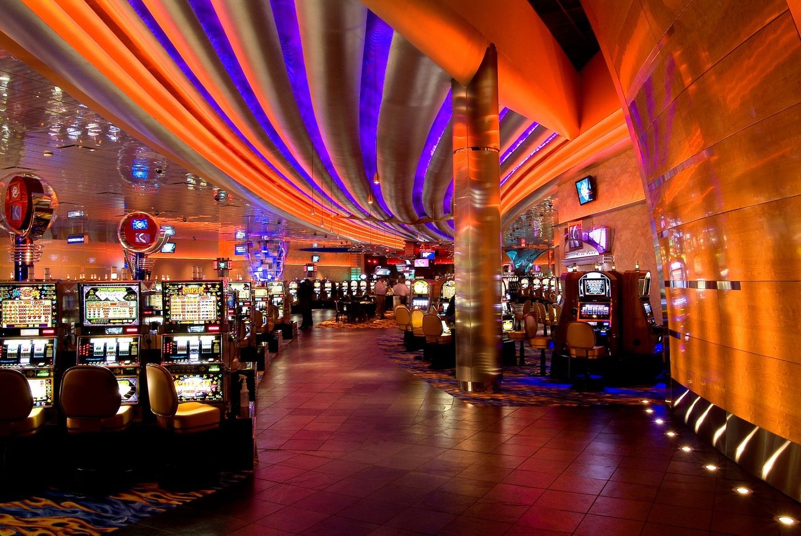 Motorcity Casino Hotel 54/56