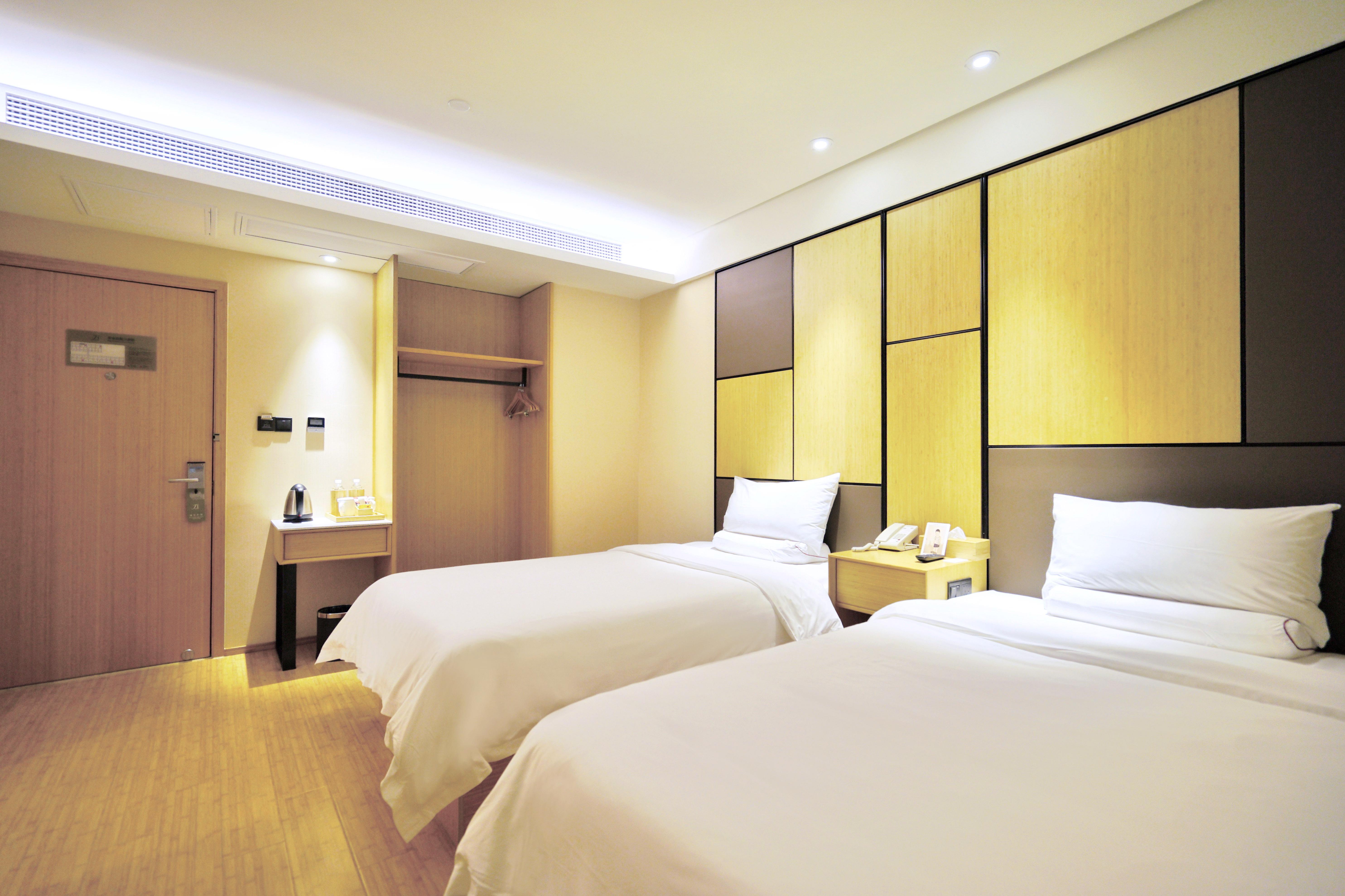Ji Hotel (Hongqiao Airport Huqingping Road) 7/23