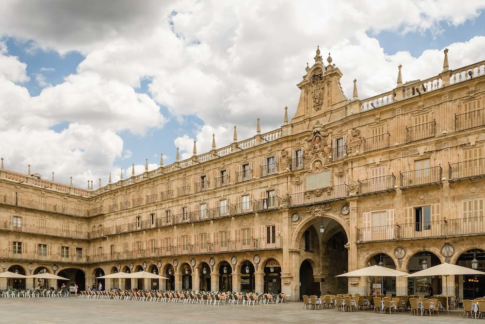 Salamanca Luxury Plaza 3/19