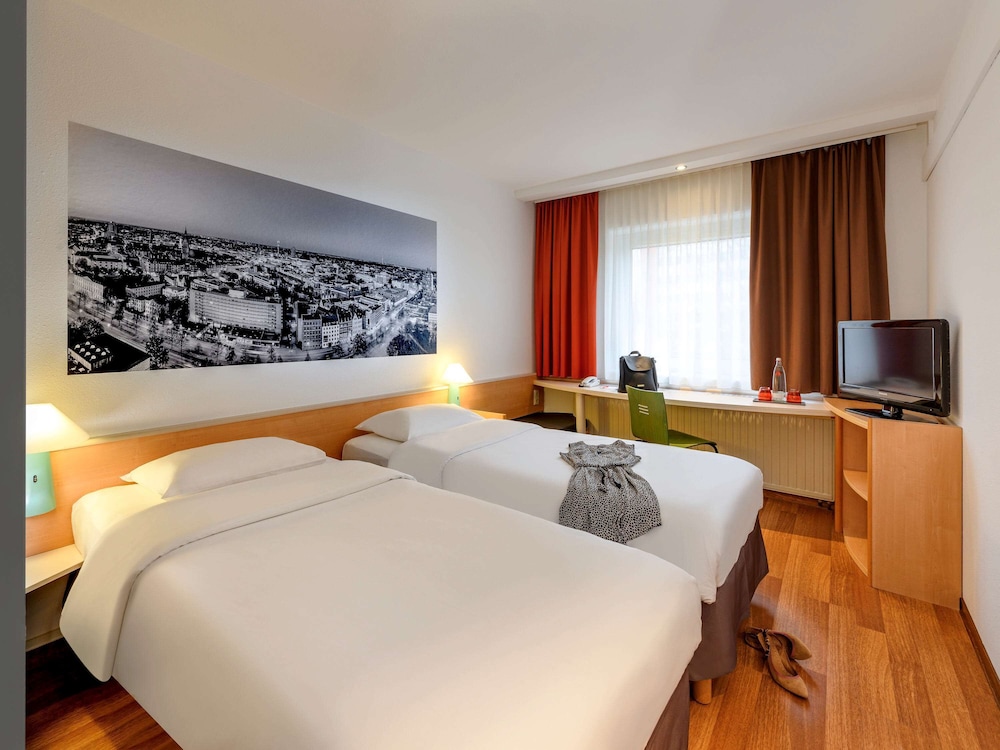 IBIS HANNOVER MEDICAL PARK 15/64