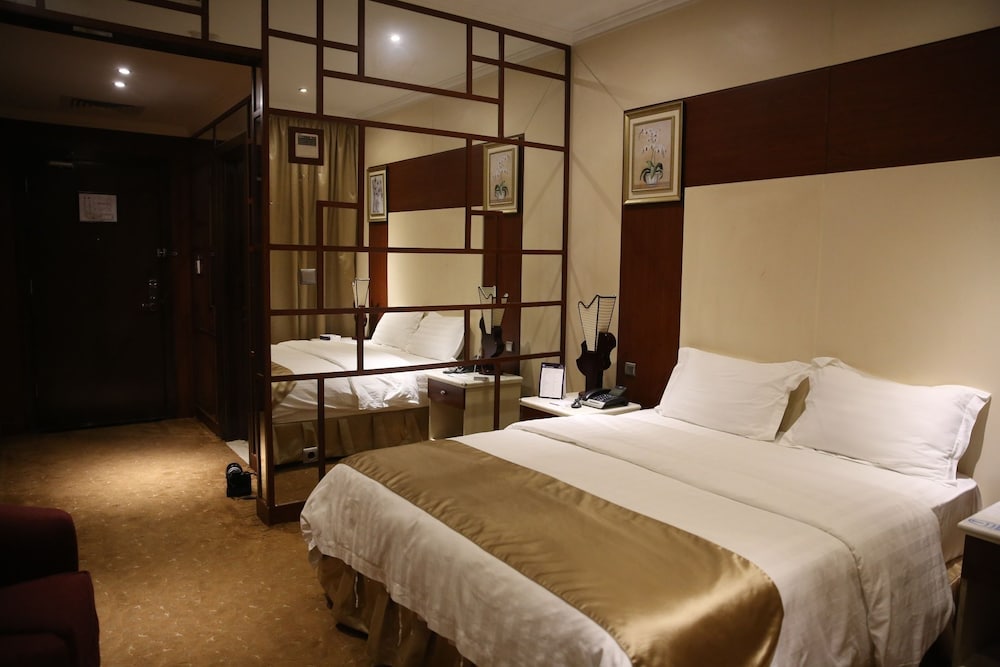 فندق مداريم كراون(Madareem Hotel) 12/81