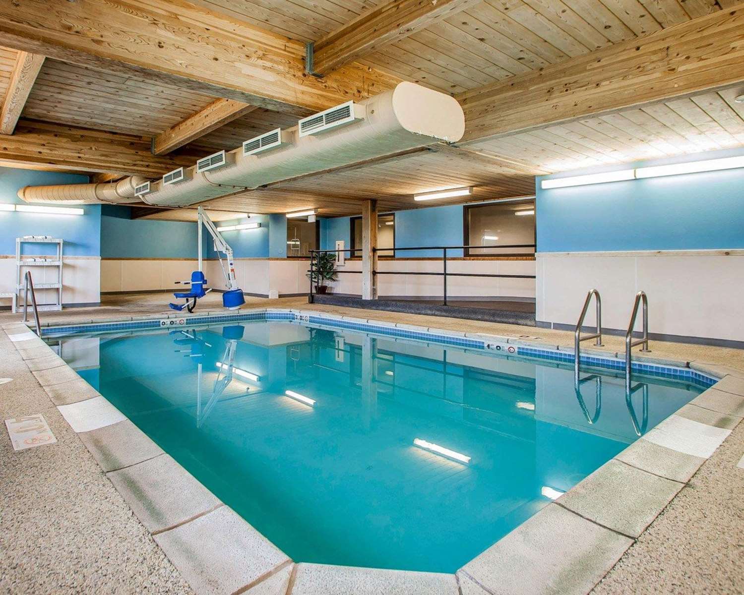 swimming pool spa