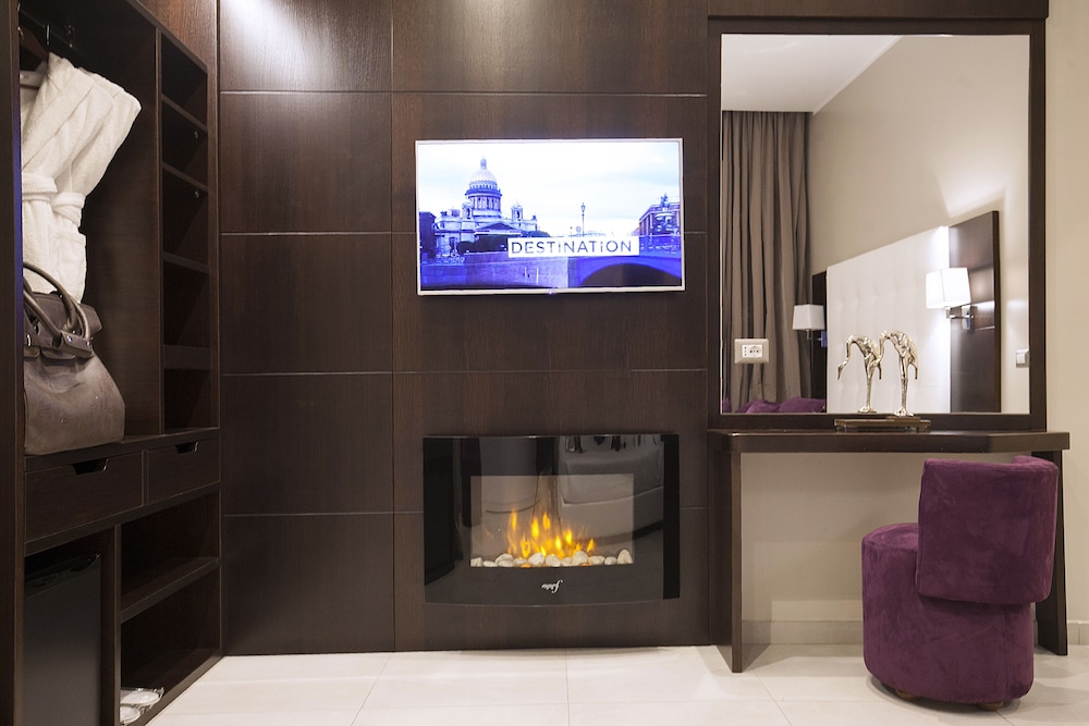 Roman Holidays Boutique Hotel 3/69