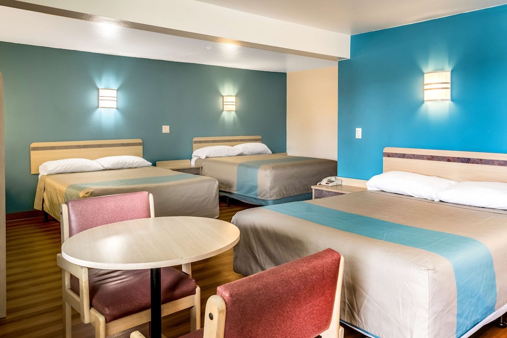 Motel6 Albany, OR 25/44