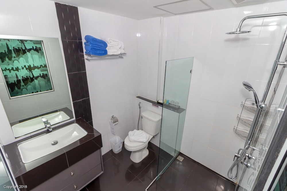MODERN LIVING HOTEL 45/45