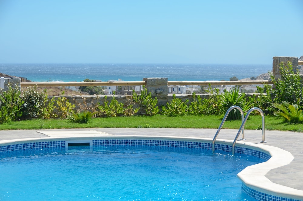 Naxos Luxury Villas 10/36