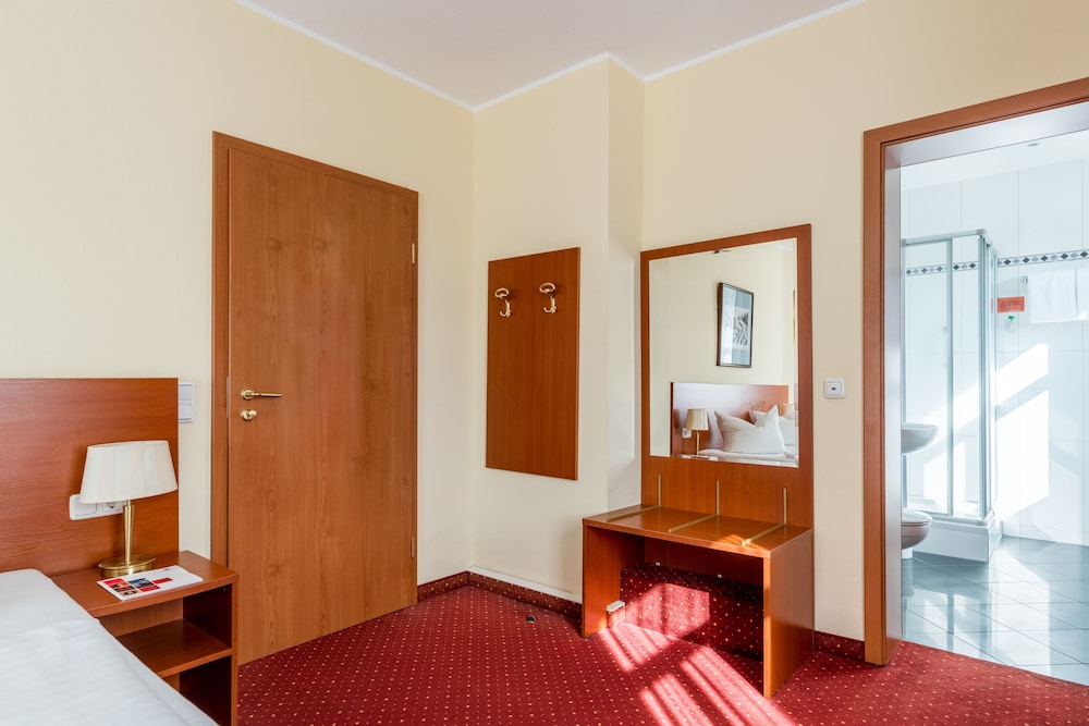 Azimut Hotel Dresden 32/66