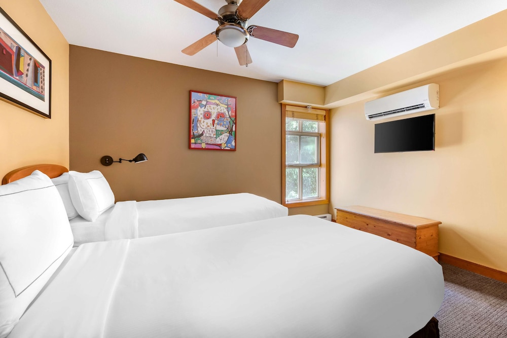 3 BEDROOMS, SUITE, TWIN BEDS, KING AND QUEEN BED