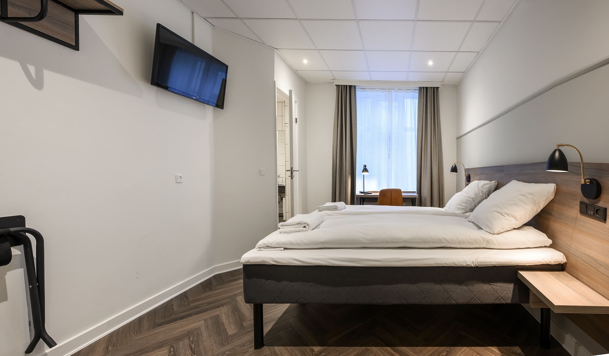 STANDARD, DOUBLE BED, PRIVATE BATHROOM