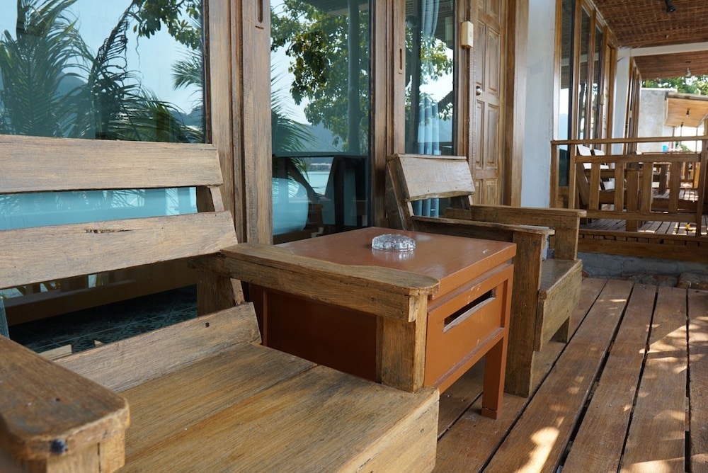 Phi Phi Cozy Seafront Resort 46/67
