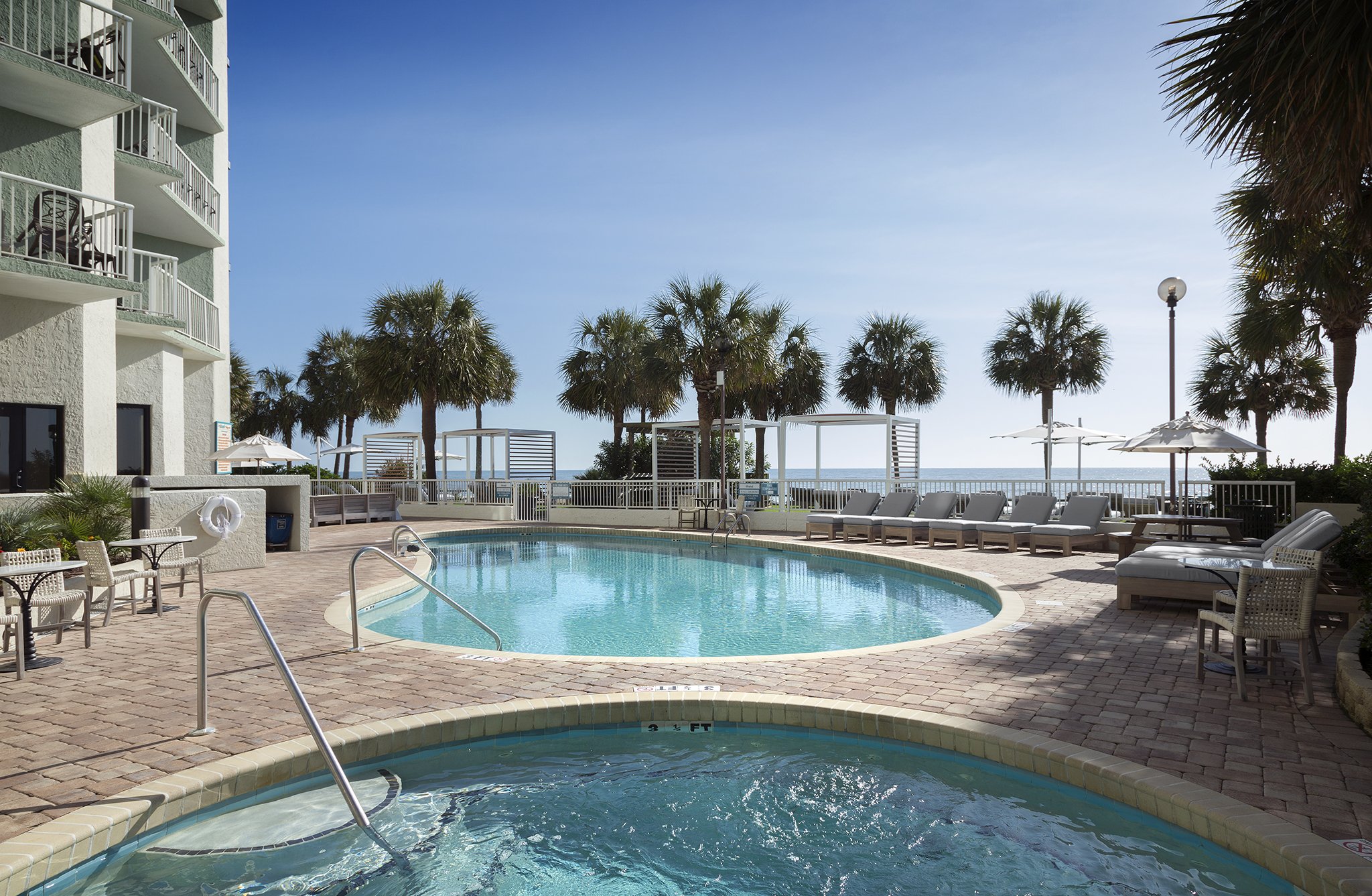 The Strand - A Boutique Resort (ex Breakers Boutique North Tower) 75/80