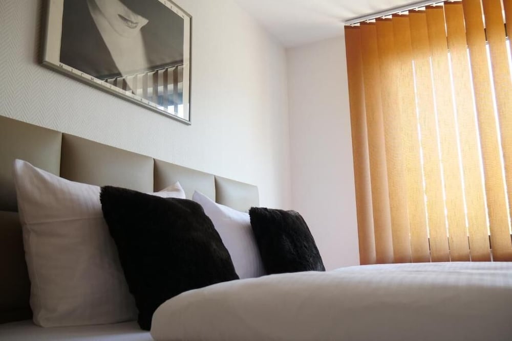 Parkhotel Bergheim 25/36