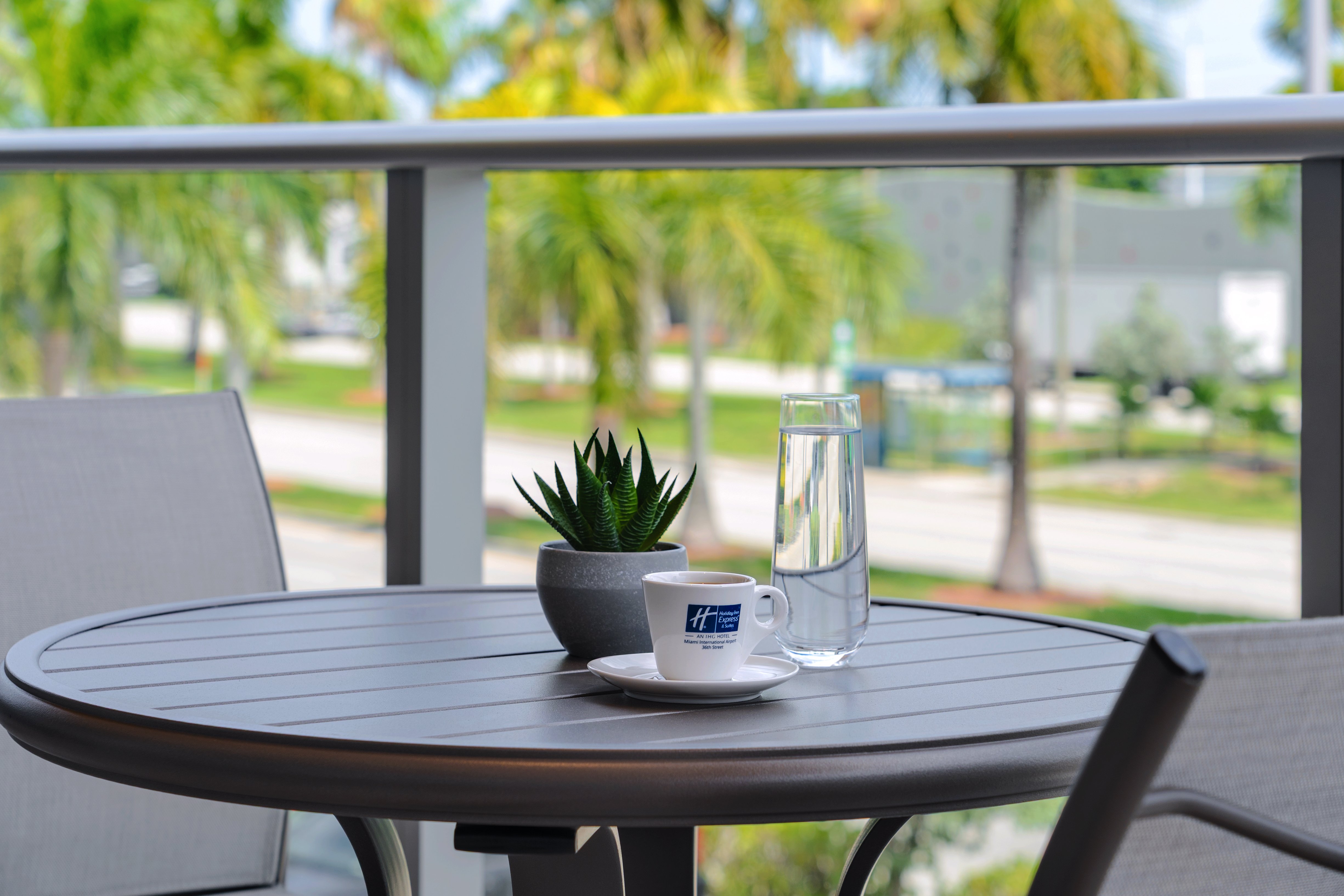Holiday Inn Express & Suites Miami Intl Airport - 36th St 35/50