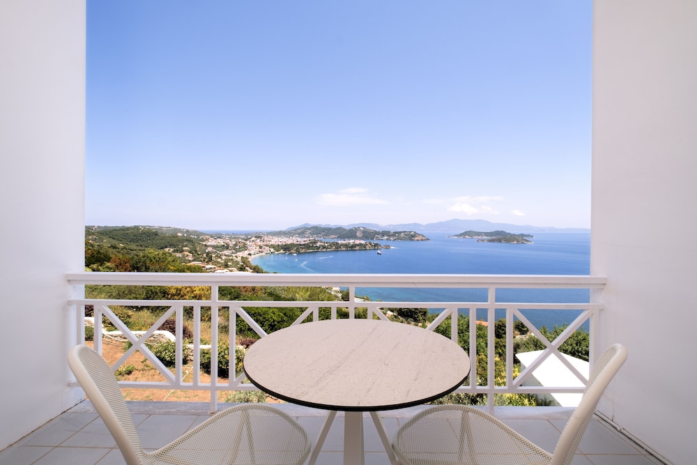 Oniro Skiathos 48/57