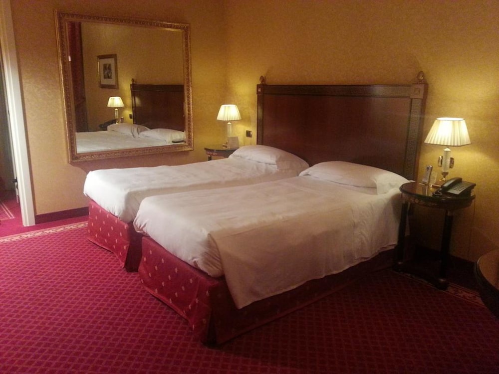 Maxim Hotel 18/40