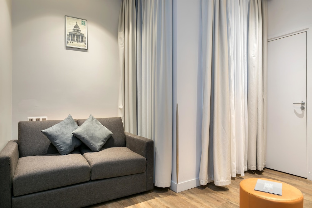 Hotel Magenta 38 by Happyculture 48/71